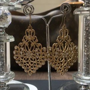 Stunning golden earrings